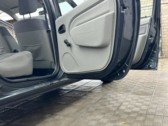 Серый Дачия Логан, объемом двигателя 1.6 л и пробегом 114 тыс. км за 6200 $, фото 9 на Automoto.ua