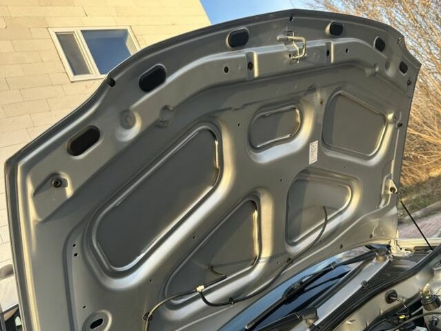 Серый Дачия Логан, объемом двигателя 1.6 л и пробегом 180 тыс. км за 5999 $, фото 19 на Automoto.ua