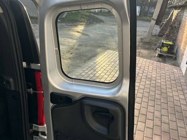 Серый Дачия Логан, объемом двигателя 1.6 л и пробегом 180 тыс. км за 5999 $, фото 6 на Automoto.ua