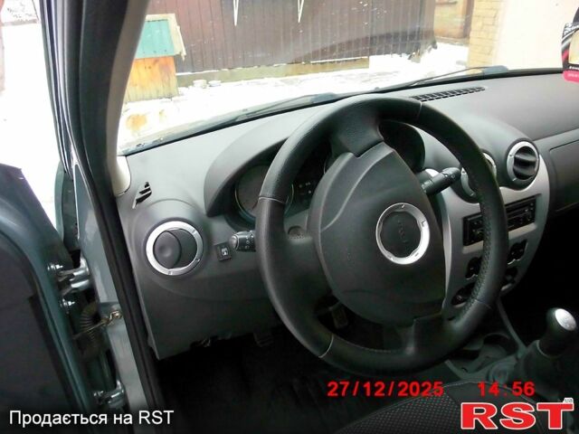 Серый Дачия Логан, объемом двигателя 1.6 л и пробегом 168 тыс. км за 6000 $, фото 2 на Automoto.ua