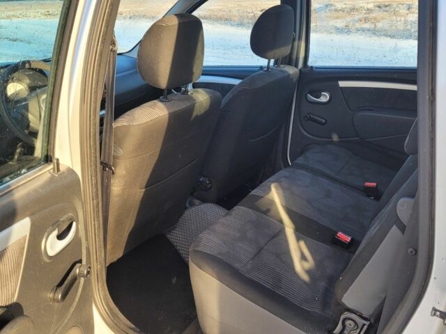 Сірий Дачія Logan, об'ємом двигуна 0 л та пробігом 260 тис. км за 2000 $, фото 4 на Automoto.ua