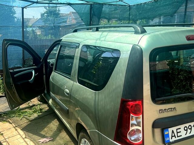 Сірий Дачія Logan, об'ємом двигуна 1.6 л та пробігом 211 тис. км за 5400 $, фото 5 на Automoto.ua