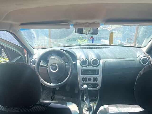 Сірий Дачія Logan, об'ємом двигуна 1.6 л та пробігом 211 тис. км за 5400 $, фото 3 на Automoto.ua