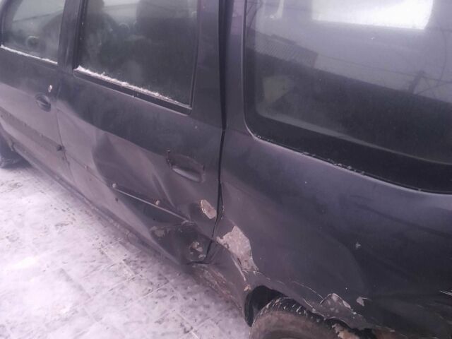 Сірий Дачія Logan, об'ємом двигуна 1.5 л та пробігом 177 тис. км за 1000 $, фото 2 на Automoto.ua