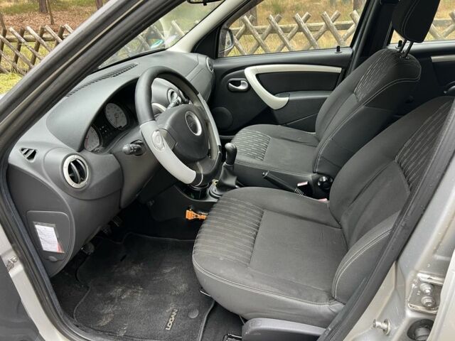 Серый Дачия Логан, объемом двигателя 1.6 л и пробегом 180 тыс. км за 6700 $, фото 6 на Automoto.ua