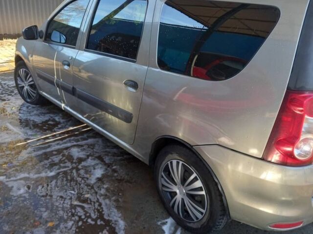 Дачія Logan 2011 у Перемышлянах на Automoto.ua Сірий Дачія Logan, об'ємом двигуна 1.6 л та пробігом 251 тис. км за 5100 $, фото 1 на Automoto.ua