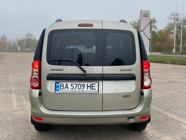 Сірий Дачія Logan, об'ємом двигуна 1.5 л та пробігом 190 тис. км за 6500 $, фото 7 на Automoto.ua