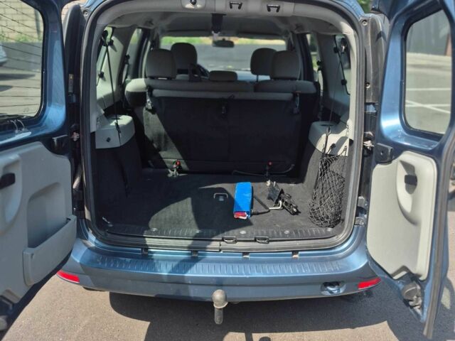 Серый Дачия Логан, объемом двигателя 1.6 л и пробегом 140 тыс. км за 7700 $, фото 2 на Automoto.ua