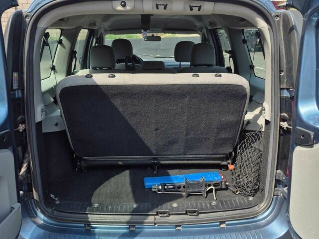 Серый Дачия Логан, объемом двигателя 1.6 л и пробегом 140 тыс. км за 7700 $, фото 4 на Automoto.ua