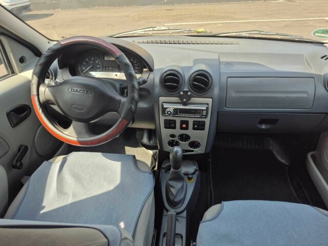 Серый Дачия Логан, объемом двигателя 1.6 л и пробегом 140 тыс. км за 7700 $, фото 7 на Automoto.ua