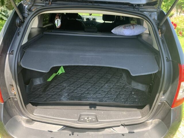 Сірий Дачія Logan, об'ємом двигуна 1.5 л та пробігом 250 тис. км за 8700 $, фото 4 на Automoto.ua