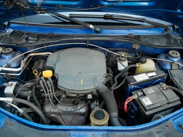 Синий Дачия Логан, объемом двигателя 0.16 л и пробегом 169 тыс. км за 3500 $, фото 9 на Automoto.ua
