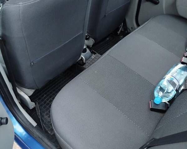 Синій Дачія Logan, об'ємом двигуна 1.6 л та пробігом 175 тис. км за 3600 $, фото 6 на Automoto.ua