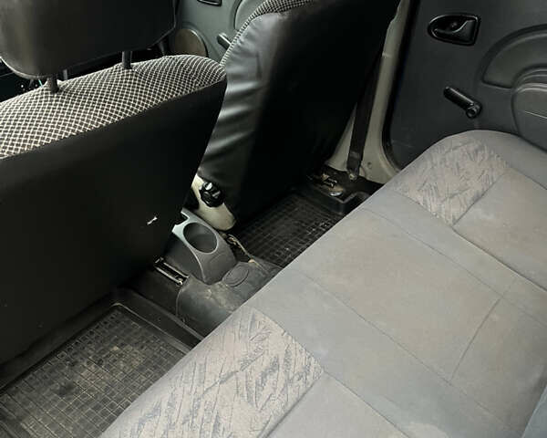 Синий Дачия Логан, объемом двигателя 1.4 л и пробегом 200 тыс. км за 2700 $, фото 8 на Automoto.ua