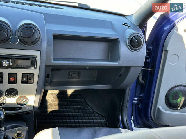 Синій Дачія Logan, об'ємом двигуна 1.39 л та пробігом 370 тис. км за 1199 $, фото 12 на Automoto.ua