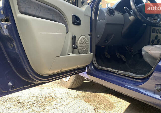 Синий Дачия Логан, объемом двигателя 1.39 л и пробегом 262 тыс. км за 3400 $, фото 12 на Automoto.ua