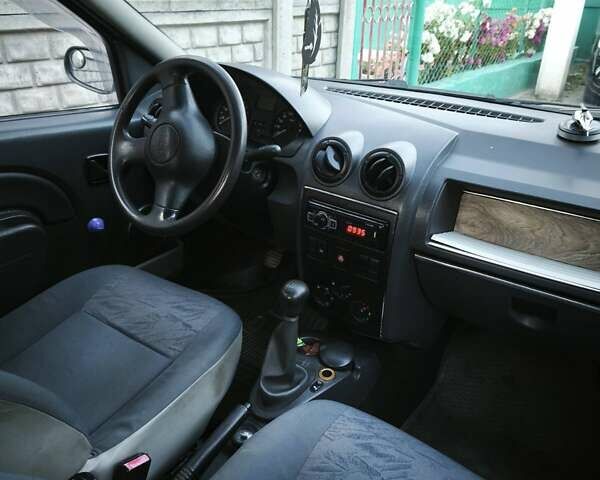 Синій Дачія Logan, об'ємом двигуна 1.4 л та пробігом 164 тис. км за 2300 $, фото 2 на Automoto.ua