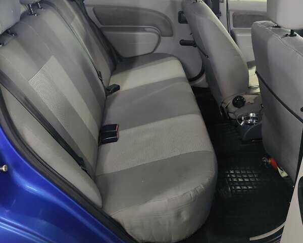 Синий Дачия Логан, объемом двигателя 1.39 л и пробегом 275 тыс. км за 2000 $, фото 2 на Automoto.ua