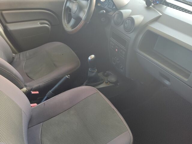 Синий Дачия Логан, объемом двигателя 1.4 л и пробегом 106 тыс. км за 3500 $, фото 4 на Automoto.ua