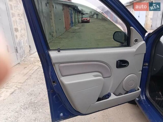 Синій Дачія Logan, об'ємом двигуна 1.6 л та пробігом 290 тис. км за 2650 $, фото 10 на Automoto.ua