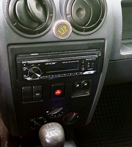 Синий Дачия Логан, объемом двигателя 1.4 л и пробегом 143 тыс. км за 3700 $, фото 6 на Automoto.ua