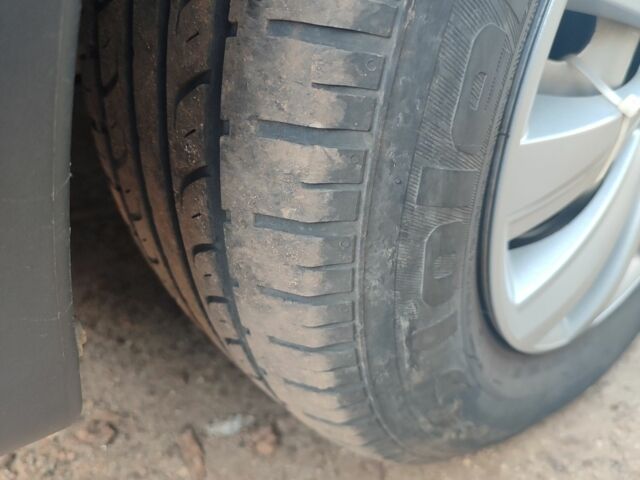 Синий Дачия Логан, объемом двигателя 1.4 л и пробегом 106 тыс. км за 3500 $, фото 2 на Automoto.ua