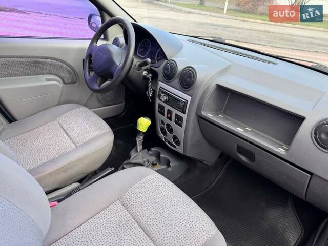 Синій Дачія Logan, об'ємом двигуна 1.6 л та пробігом 250 тис. км за 2200 $, фото 8 на Automoto.ua