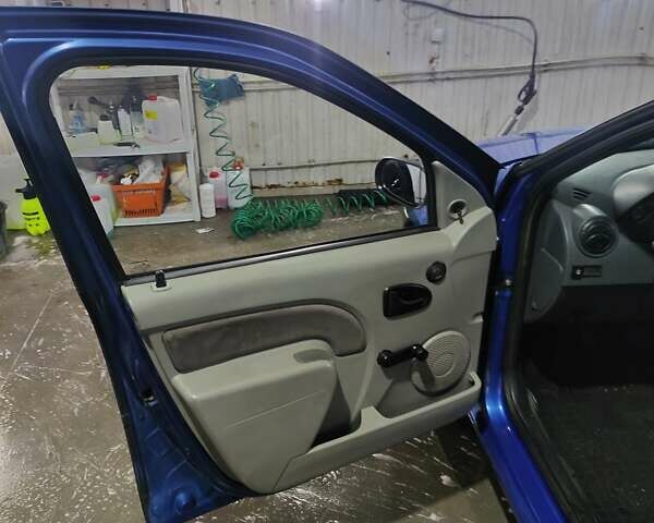 Синий Дачия Логан, объемом двигателя 1.39 л и пробегом 275 тыс. км за 2000 $, фото 8 на Automoto.ua