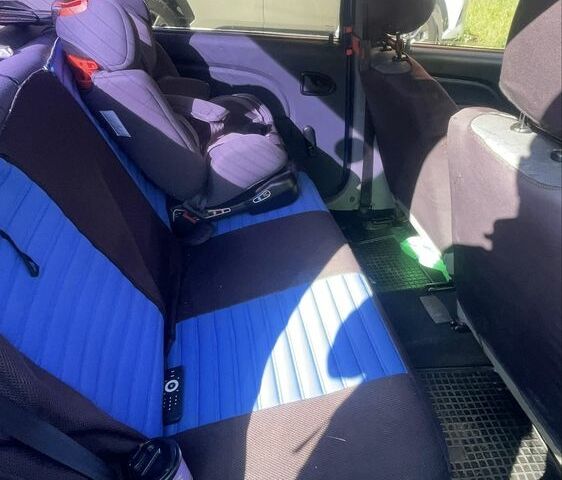 Синий Дачия Логан, объемом двигателя 1.4 л и пробегом 155 тыс. км за 3100 $, фото 4 на Automoto.ua