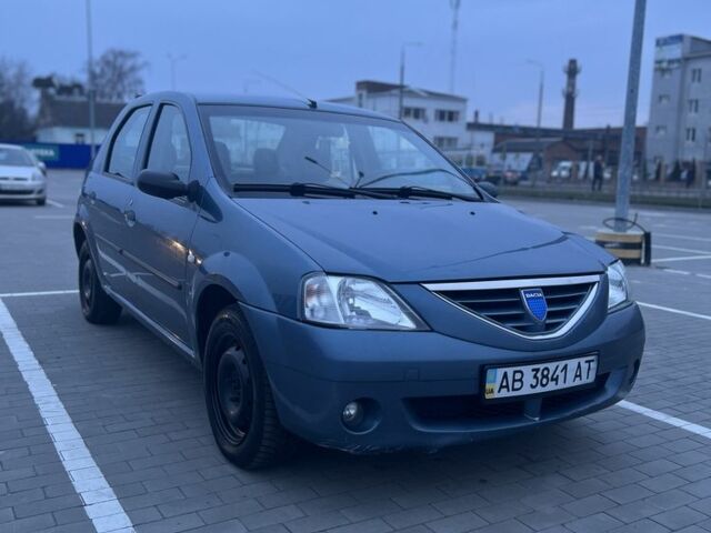 Синий Дачия Логан, объемом двигателя 1.6 л и пробегом 315 тыс. км за 3800 $, фото 2 на Automoto.ua