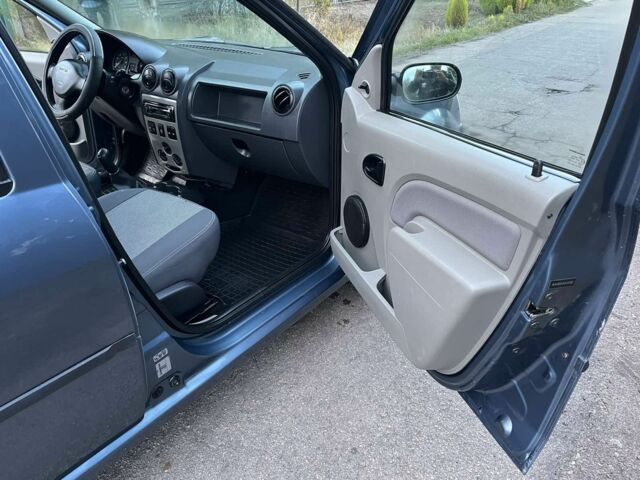 Синій Дачія Logan, об'ємом двигуна 1.6 л та пробігом 167 тис. км за 4100 $, фото 4 на Automoto.ua