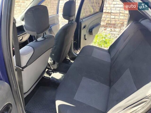 Синий Дачия Логан, объемом двигателя 1.39 л и пробегом 530 тыс. км за 2600 $, фото 6 на Automoto.ua