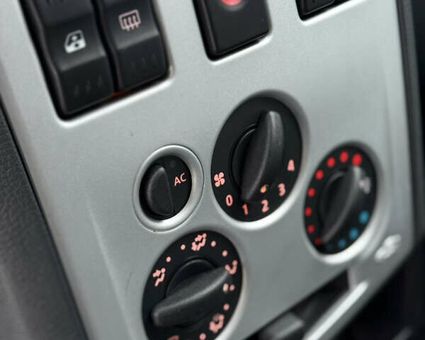 Синій Дачія Logan, об'ємом двигуна 1.6 л та пробігом 157 тис. км за 5250 $, фото 52 на Automoto.ua