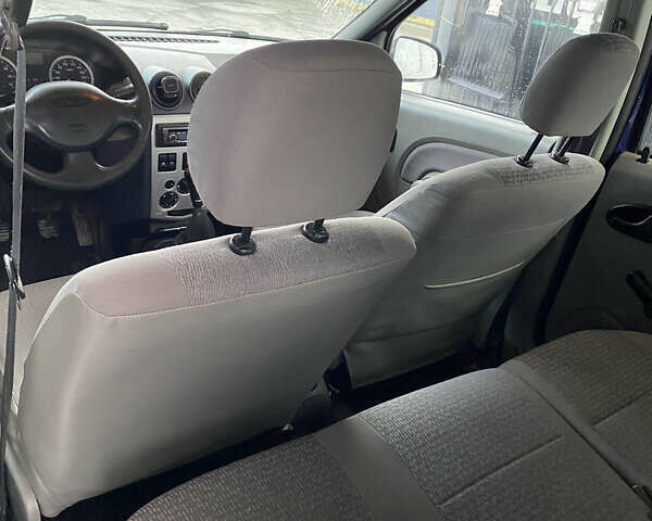 Синій Дачія Logan, об'ємом двигуна 1.46 л та пробігом 241 тис. км за 4000 $, фото 5 на Automoto.ua