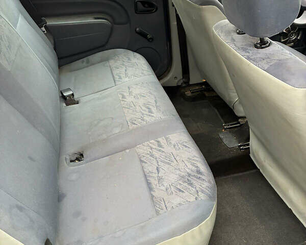 Синий Дачия Логан, объемом двигателя 1.4 л и пробегом 240 тыс. км за 3200 $, фото 12 на Automoto.ua