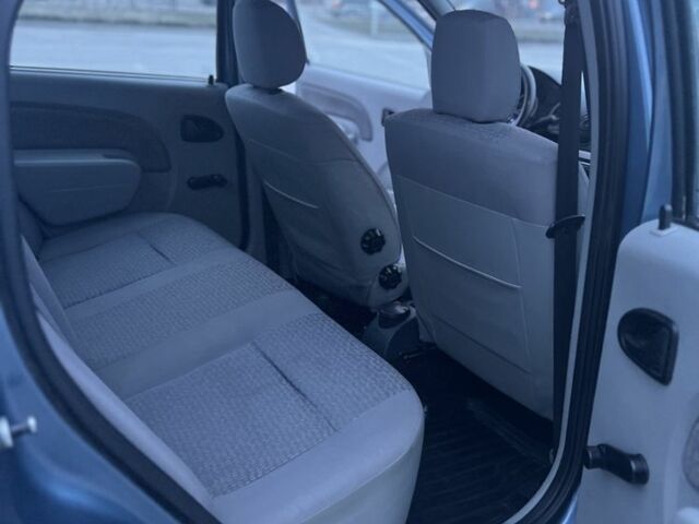 Синий Дачия Логан, объемом двигателя 1.6 л и пробегом 315 тыс. км за 3800 $, фото 18 на Automoto.ua