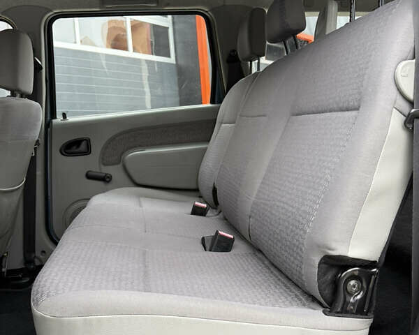 Синий Дачия Логан, объемом двигателя 1.6 л и пробегом 157 тыс. км за 5299 $, фото 56 на Automoto.ua