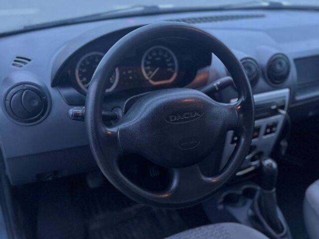 Синий Дачия Логан, объемом двигателя 1.6 л и пробегом 315 тыс. км за 3800 $, фото 16 на Automoto.ua