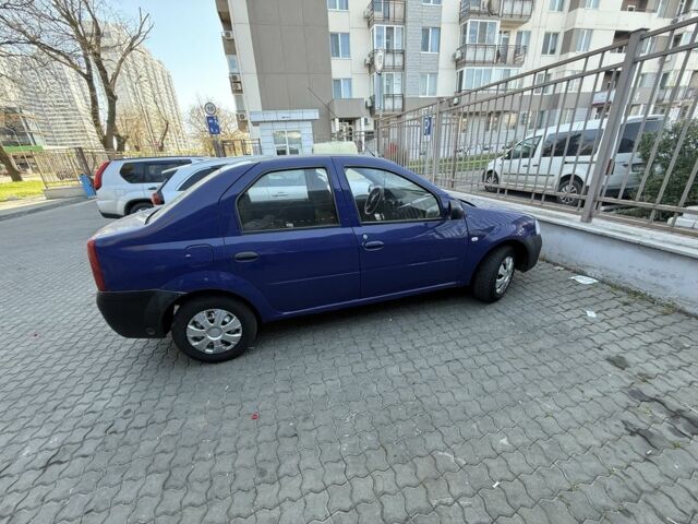 Синий Дачия Логан, объемом двигателя 1.4 л и пробегом 900 тыс. км за 1500 $, фото 2 на Automoto.ua