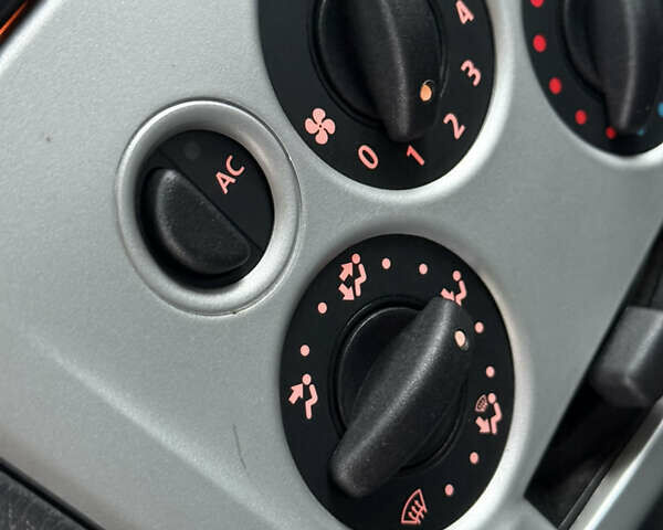 Синій Дачія Logan, об'ємом двигуна 1.6 л та пробігом 157 тис. км за 5250 $, фото 53 на Automoto.ua