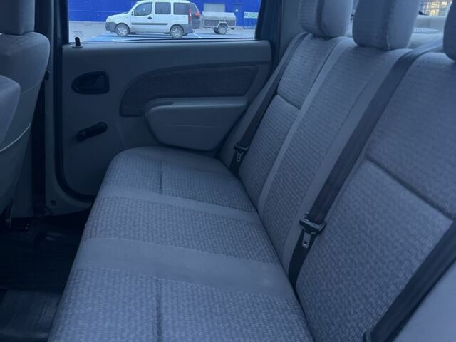 Синий Дачия Логан, объемом двигателя 1.6 л и пробегом 315 тыс. км за 3800 $, фото 14 на Automoto.ua