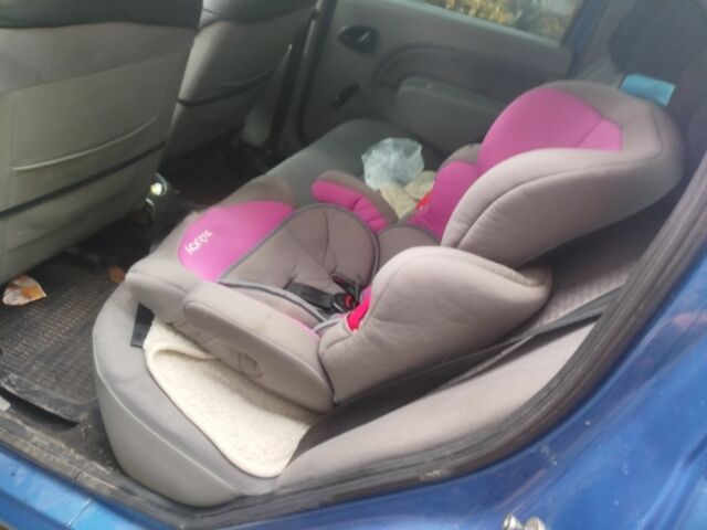 Синій Дачія Logan, об'ємом двигуна 1.4 л та пробігом 282 тис. км за 2950 $, фото 7 на Automoto.ua