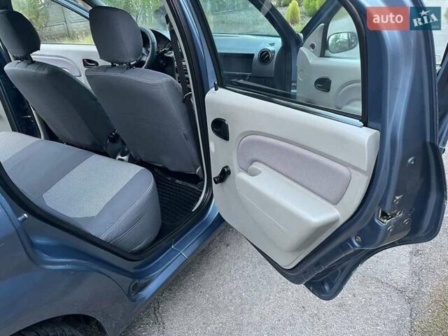 Синий Дачия Логан, объемом двигателя 1.6 л и пробегом 167 тыс. км за 3800 $, фото 9 на Automoto.ua