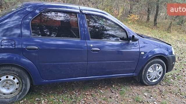 Синій Дачія Logan, об'ємом двигуна 1.39 л та пробігом 187 тис. км за 2800 $, фото 4 на Automoto.ua