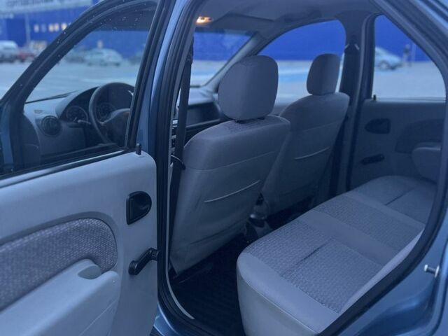 Синий Дачия Логан, объемом двигателя 1.6 л и пробегом 315 тыс. км за 3800 $, фото 12 на Automoto.ua