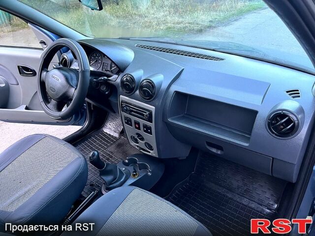 Синий Дачия Логан, объемом двигателя 1.6 л и пробегом 158 тыс. км за 3900 $, фото 3 на Automoto.ua