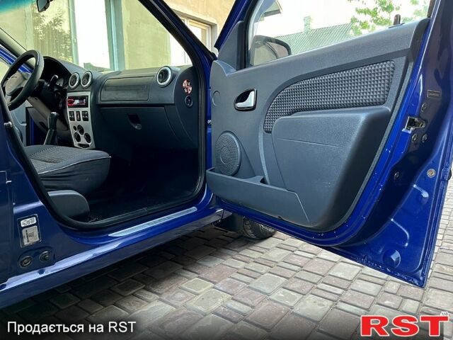 Синий Дачия Логан, объемом двигателя 1.6 л и пробегом 137 тыс. км за 4200 $, фото 7 на Automoto.ua