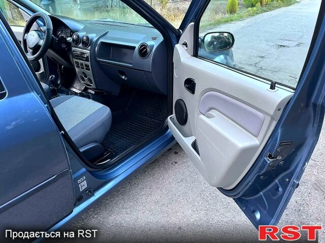 Синий Дачия Логан, объемом двигателя 1.6 л и пробегом 167 тыс. км за 3800 $, фото 5 на Automoto.ua