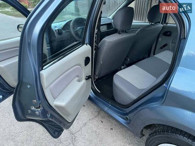 Синий Дачия Логан, объемом двигателя 1.6 л и пробегом 167 тыс. км за 3800 $, фото 6 на Automoto.ua