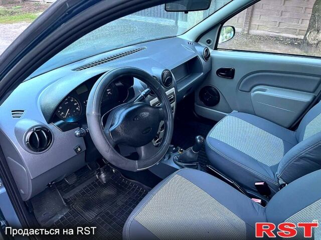 Синий Дачия Логан, объемом двигателя 1.6 л и пробегом 167 тыс. км за 3950 $, фото 3 на Automoto.ua